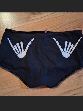 VS PINK Black Skull Hand Panty